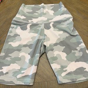 Aerie Biker Shorts Camo XS